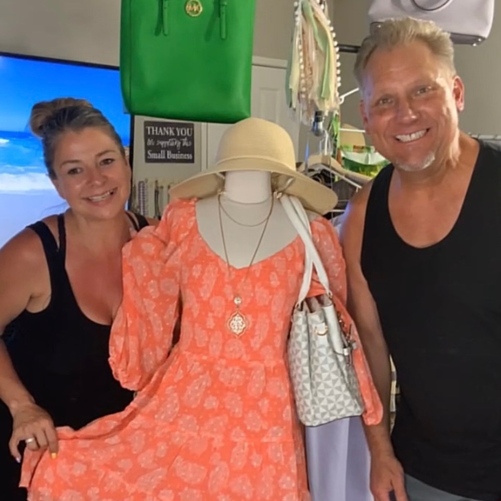 Meet your Poshers , Erin & Darryl